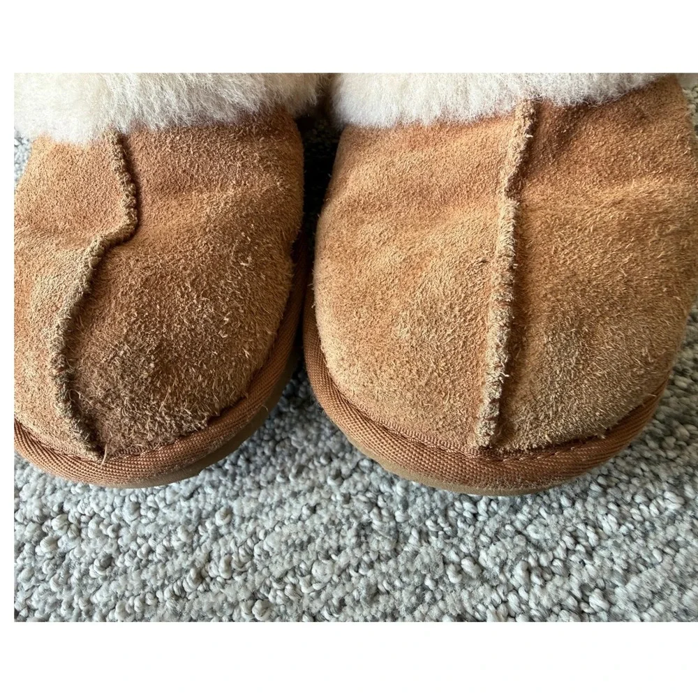 UGG Kids Cozy II Suede Slippers Chestnut Sheepskin Lining 1019065 Size 4 Kids